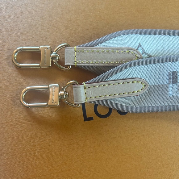Louis Vuitton Bandouliere Strap - Picture 5 of 8